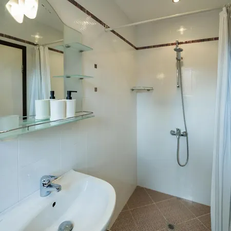 Kadiyata בית הארחה 3*